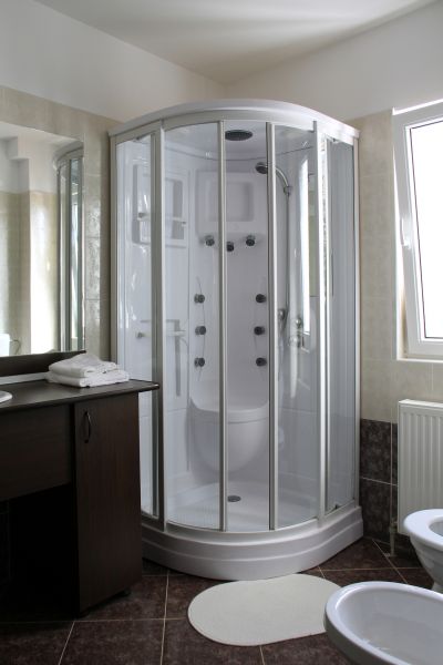 Reno Shower Installation